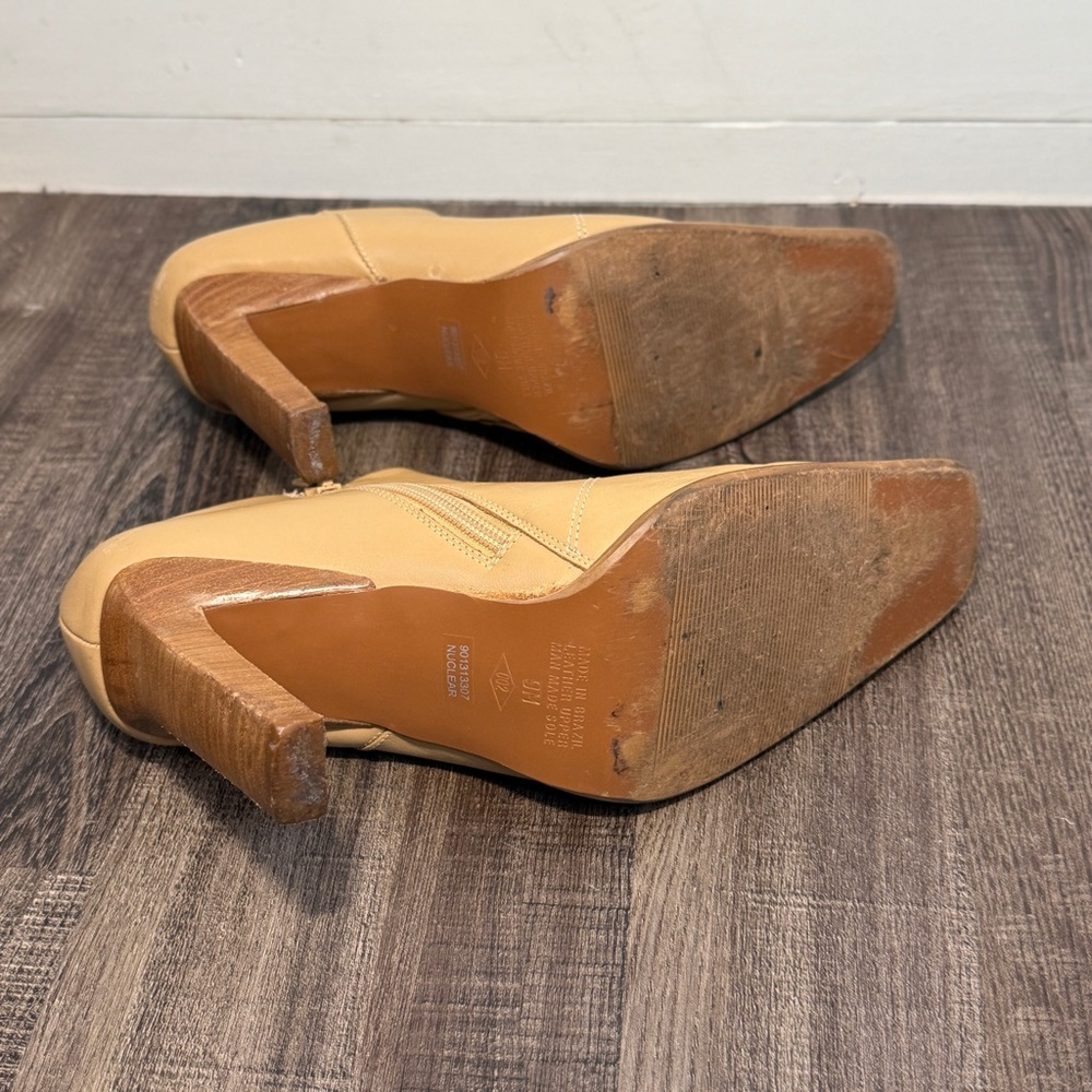 Hillard &‎ Hanson tan heeled booties women's size 9 - Picture 4 of 5